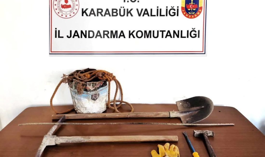 Karabük’ün Eflani ilçesinde kaçak kazı yapan 2 defineci, düzenlenen operasyonla