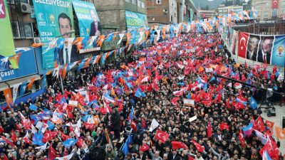 PARTİLİLER VEFASIZLIK VURGUSU YAPARAK, PARTİDEN UZAKLAŞIYOR! Uzun yıllardır Karabük’te birinci